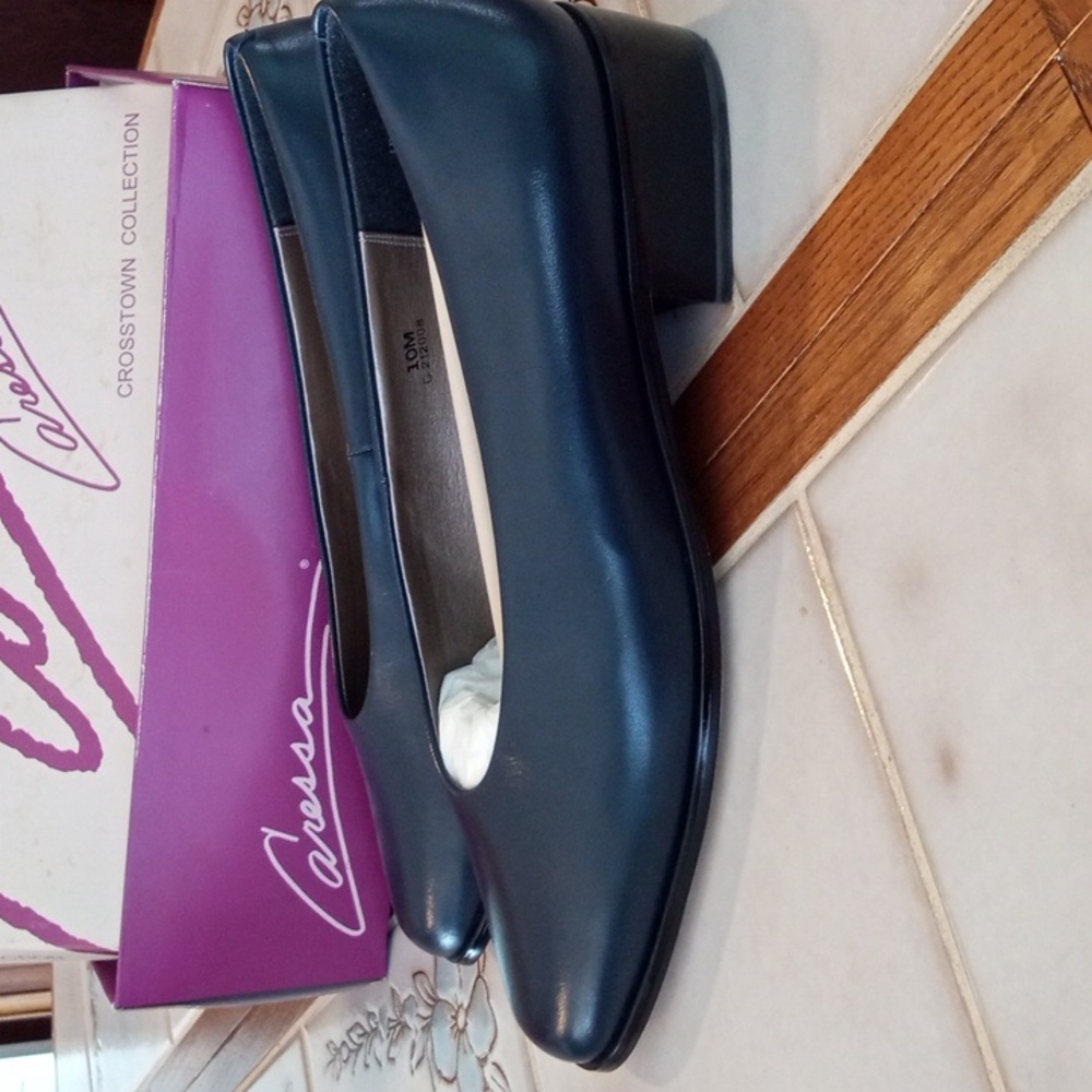 Caressa Women's Black Pumps size 10